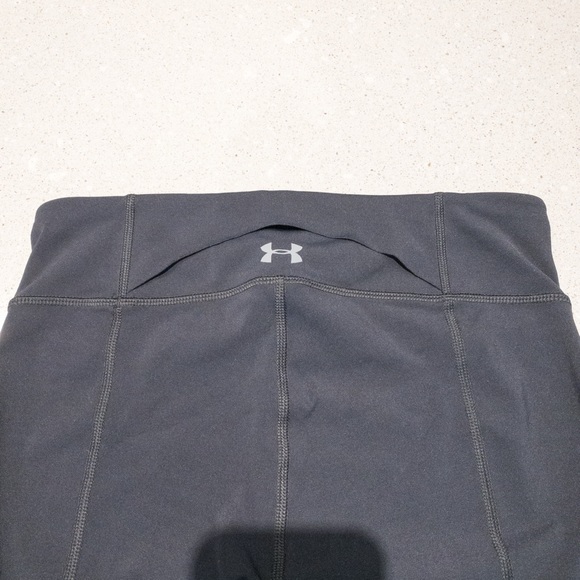 Under Armour Mid-Rise Black Legging with Stirrups - Picture 9 of 13